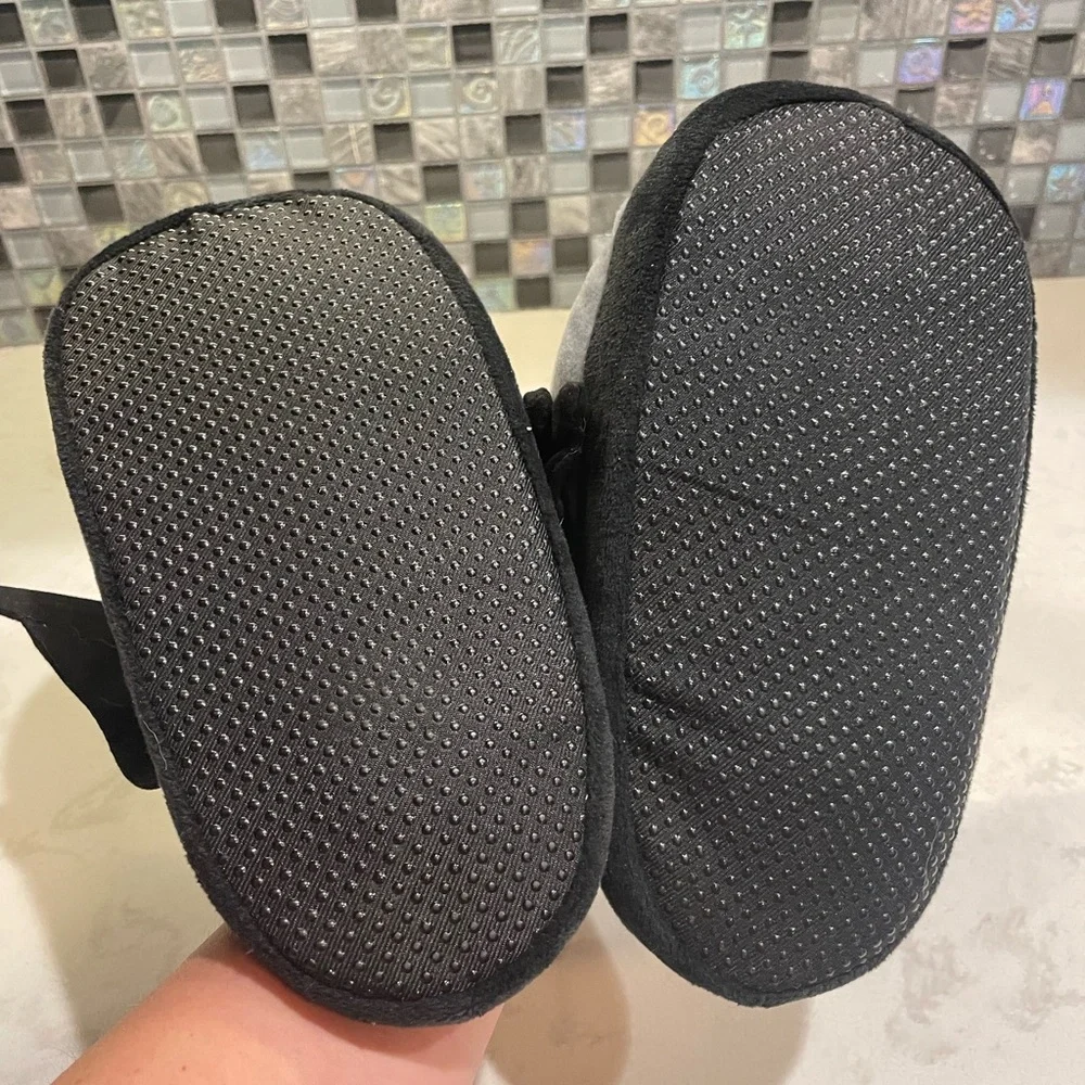 Stompeez Animated Batman Slippers - NWOT - Kids Size S - Very Thick and Soft